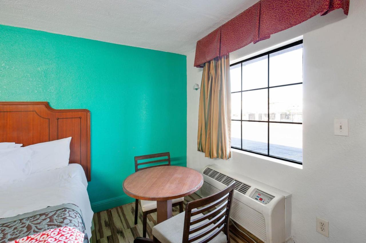 Hotel O Columbia Downtown Near I-65 Екстер'єр фото