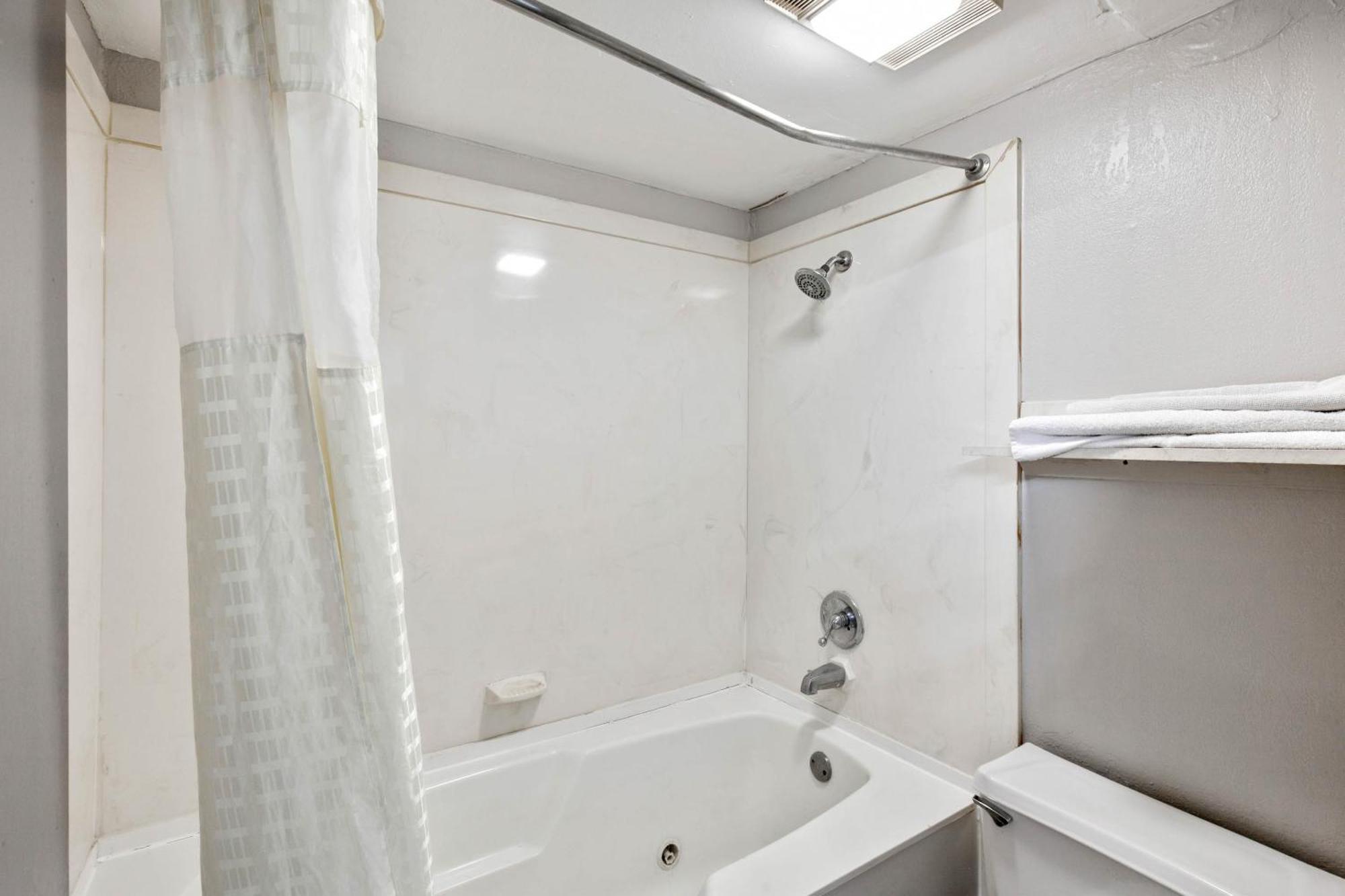 Hotel O Columbia Downtown Near I-65 Екстер'єр фото